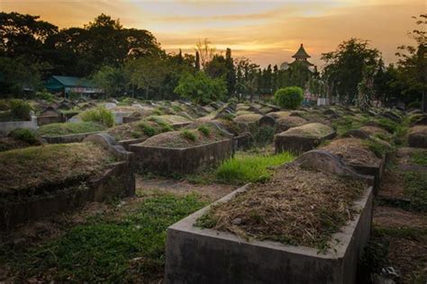 解夢 墓地